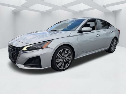 Used 2023 Nissan Altima 2.5 SL FWD image 10