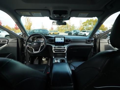 Used 2022 Ford Explorer XLT w/ Equipment Group 202A image 26