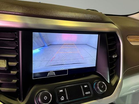 Used 2022 GMC Acadia SLE FWD image 15