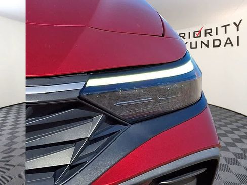 Used 2024 Hyundai Elantra SEL image 8