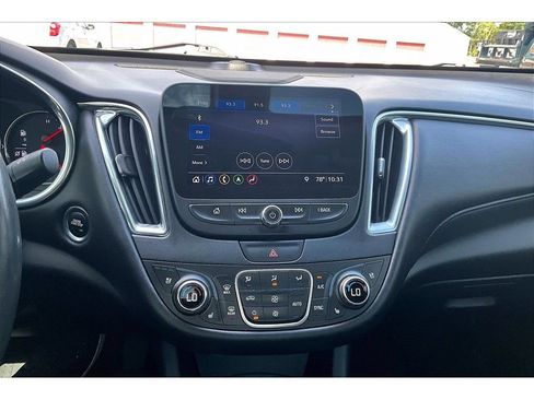 Used 2020 Chevrolet Malibu Premier FWD image 24