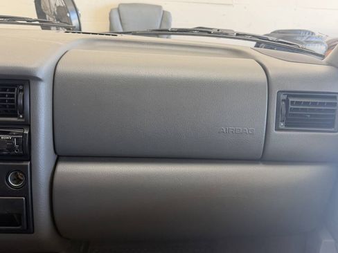 Used 1997 Volkswagen Eurovan Camper FWD image 43