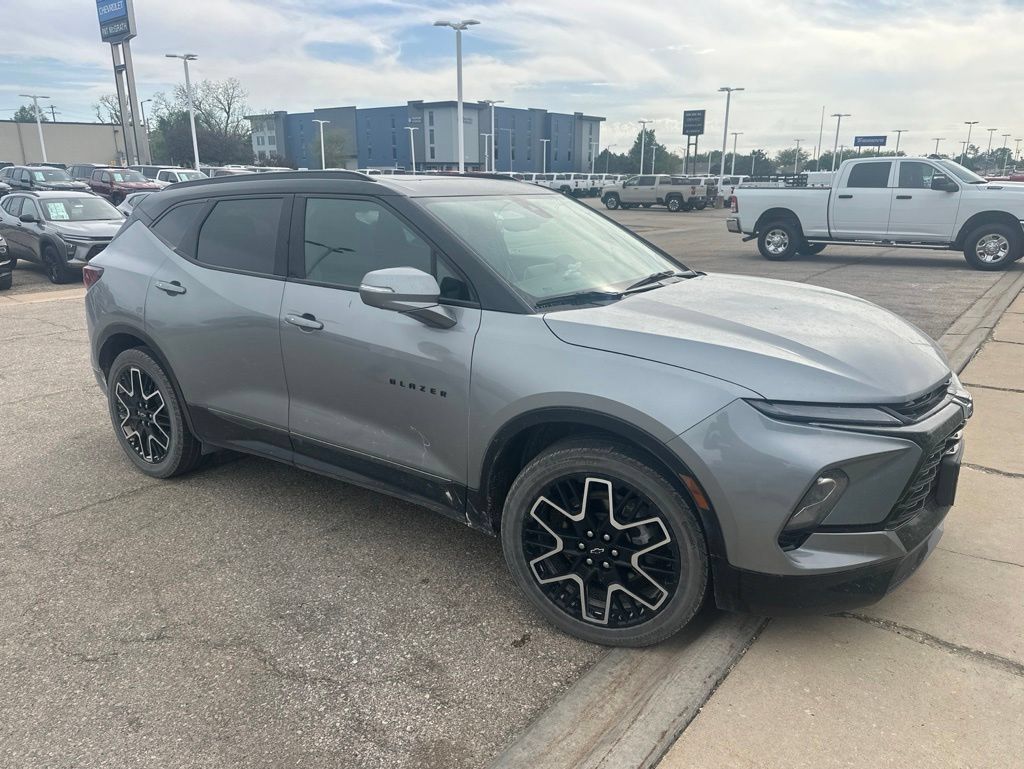 Used 2023 Chevrolet Blazer RS w/ Driver Confidence II Package AWD/4WD image 6