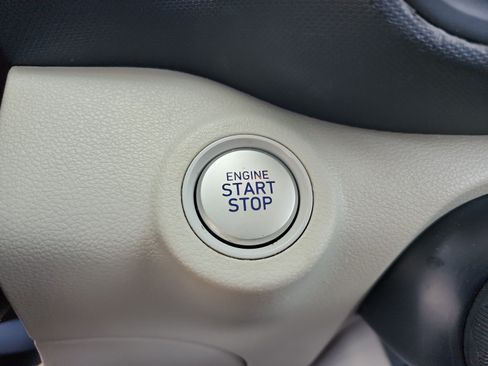 Used 2020 Hyundai Venue FWD image 24