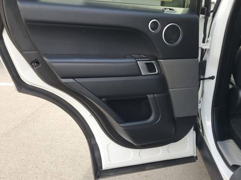 Used 2020 Land Rover Range Rover Sport HSE image 11