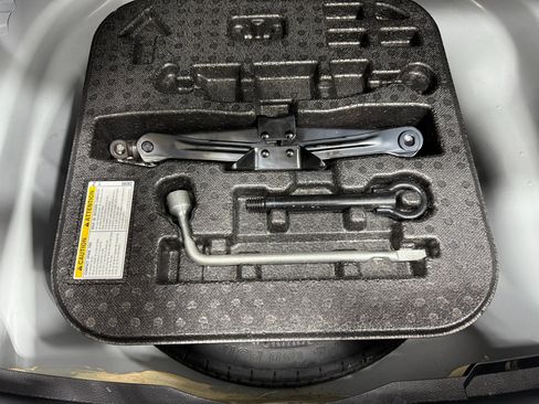 Used 2022 Toyota Corolla LE w/ Carpet Mat Package (TMS) image 59