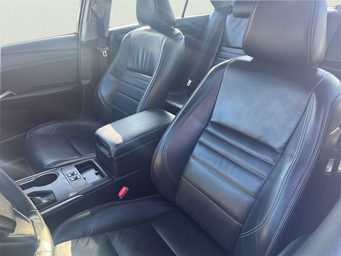 Used 2016 Toyota Camry XLE image 11