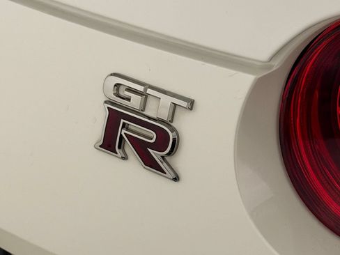 Used 2024 Nissan GT-R Premium w/ Floor Mat Package AWD/4WD image 25