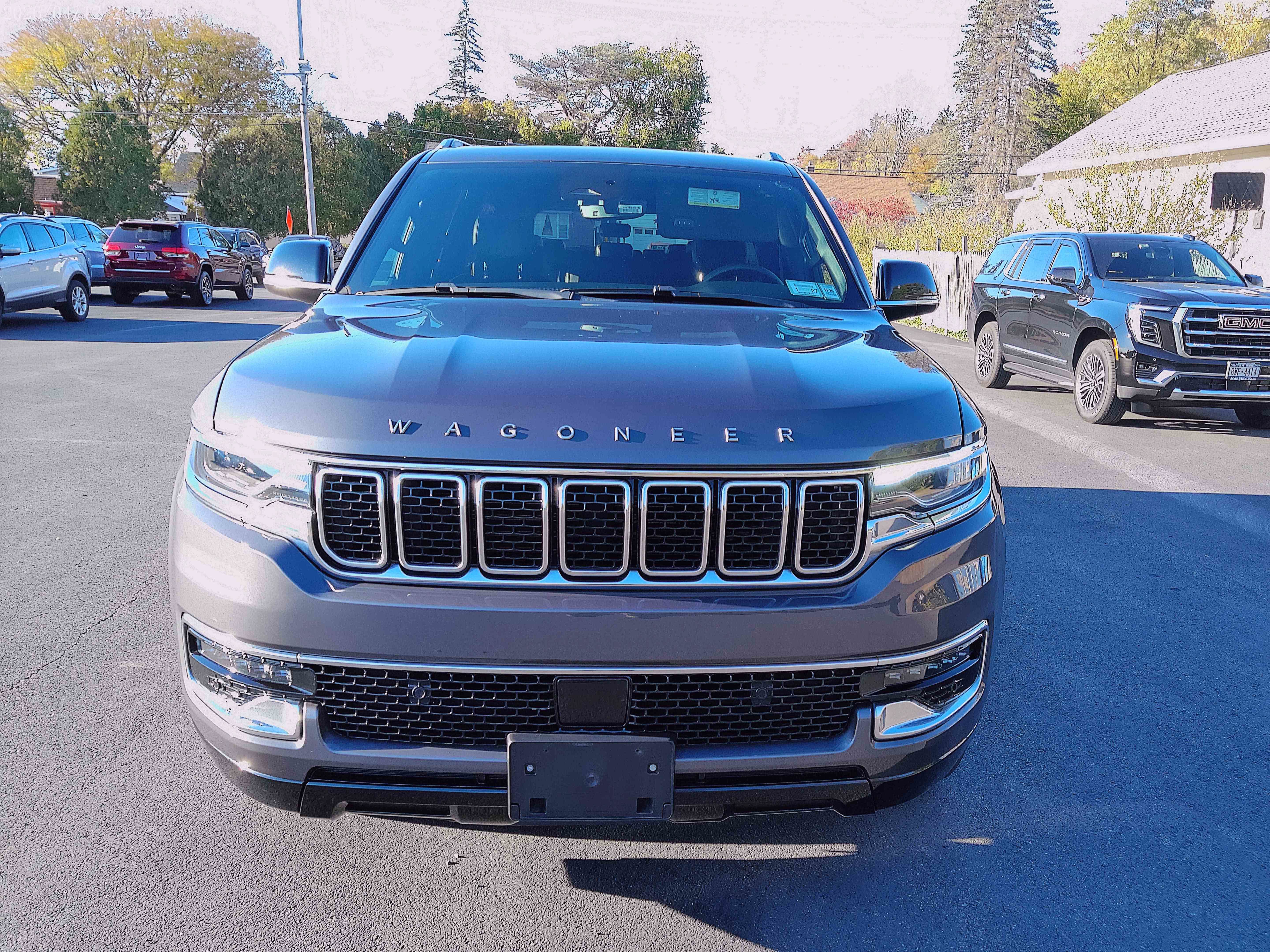 Used 2023 Jeep Wagoneer 4WD w/ Premium Group I image 9