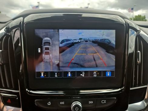 Certified 2023 Chevrolet Traverse RS FWD image 22