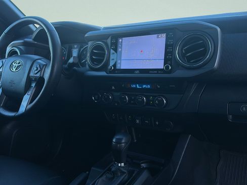 Used 2023 Toyota Tacoma TRD Off-Road w/ TRD Premium Off Road Package AWD/4WD image 30