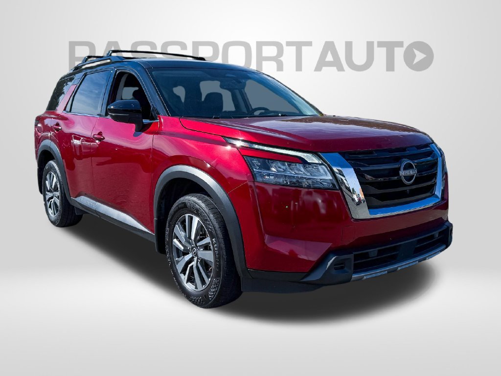 Used 2024 Nissan Pathfinder SL FWD image 2