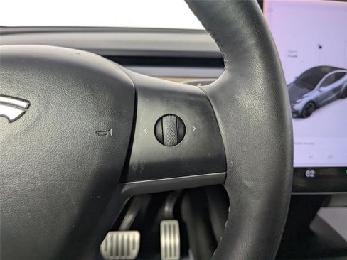 Used 2020 Tesla Model Y Long Range image 18