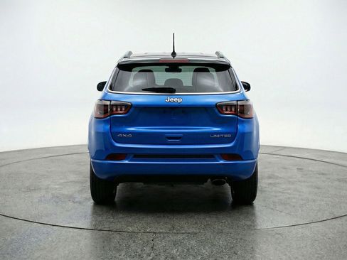 Used 2025 Jeep Compass Limited image 7