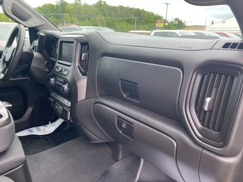 Used 2023 Chevrolet Silverado 1500 Custom Trail Boss w/ LPO, Dark Essentials Package AWD/4WD image 9