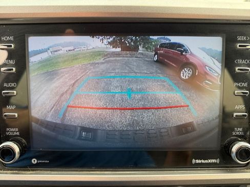 Used 2021 Toyota Tacoma SR5 AWD/4WD image 21