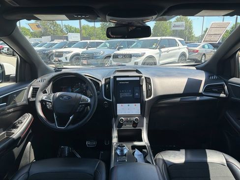 Used 2023 Ford Edge ST-Line w/ Class II Trailer Tow Package AWD/4WD image 11