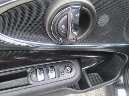 Used 2016 MINI Cooper Clubman image 19