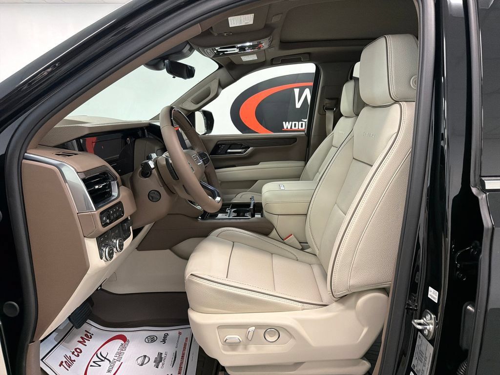 New 2026 GMC Yukon Denali w/ Denali Reserve Package AWD/4WD image 8