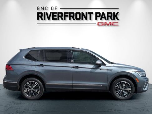 Used 2024 Volkswagen Tiguan Wolfsburg Edition AWD/4WD image 2