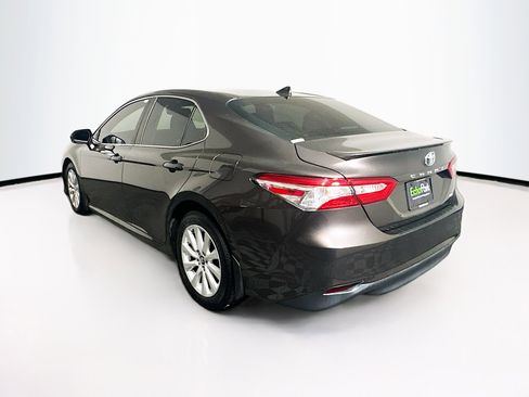 Used 2020 Toyota Camry LE w/ Convenience Package image 5