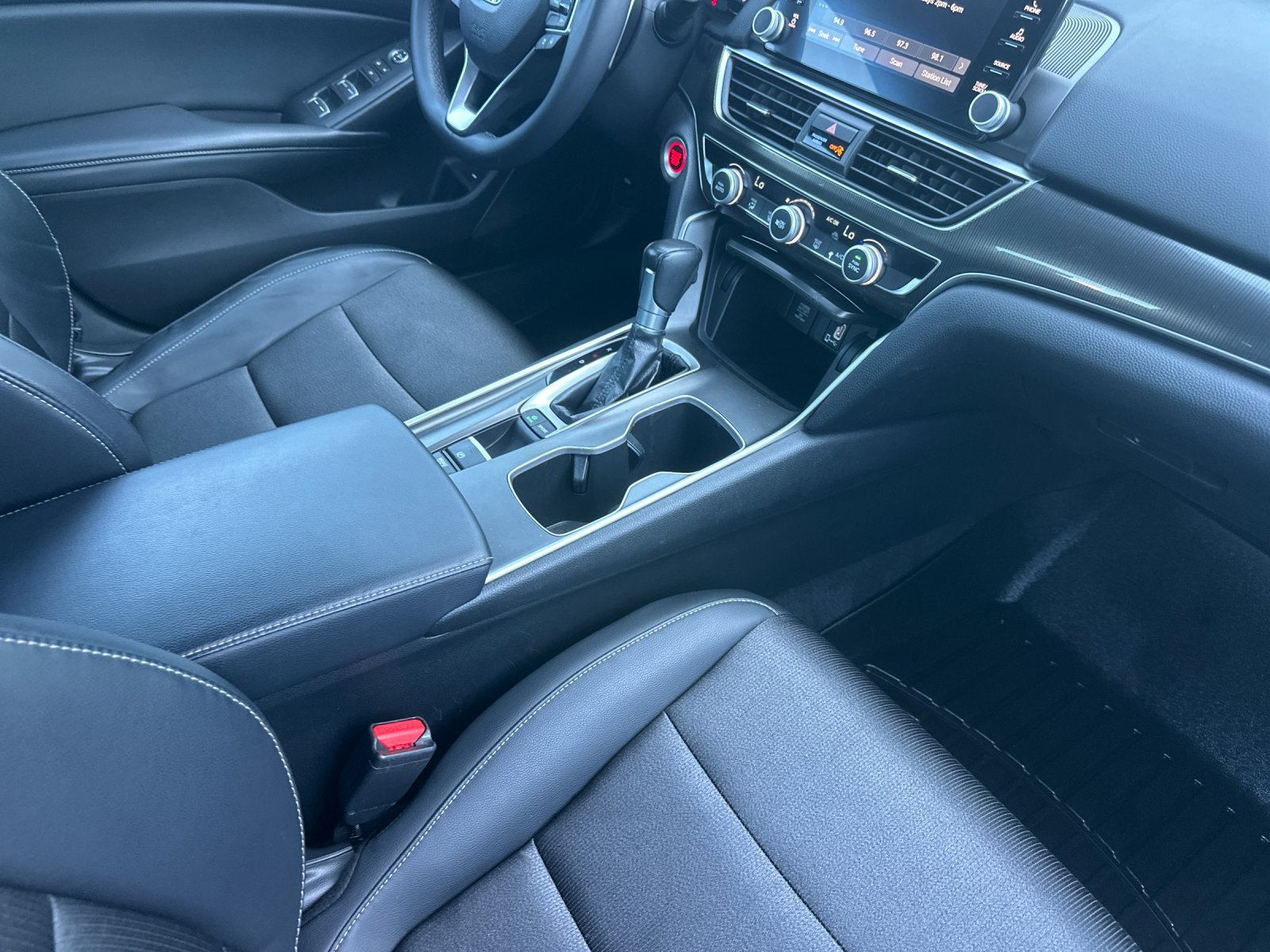 Used 2018 Honda Accord Sport image 15