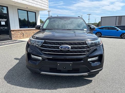 Used 2023 Ford Explorer XLT w/ Equipment Group 202A AWD/4WD image 11