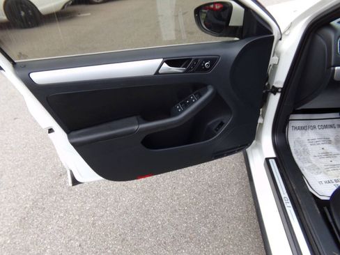 Used 2013 Volkswagen Jetta GLI Autobahn FWD image 13
