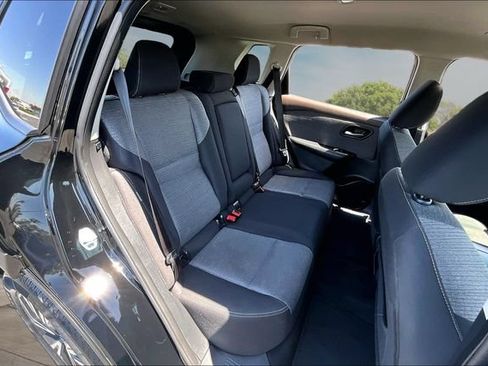 Certified 2023 Nissan Rogue SV FWD image 25
