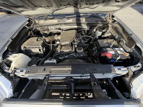Used 2021 Toyota Tacoma SR w/ SR Convenience Package RWD image 17