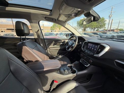 Used 2022 GMC Terrain SLT w/ Infotainment Package II AWD/4WD image 16