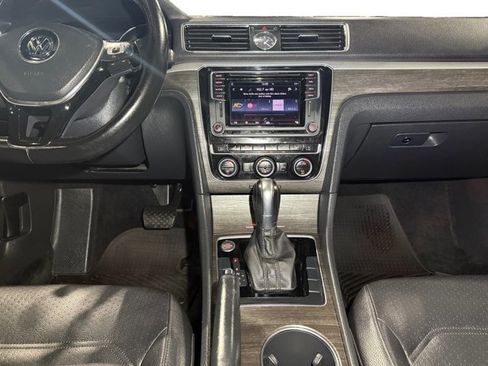 Used 2016 Volkswagen Passat 1.8T SE image 16