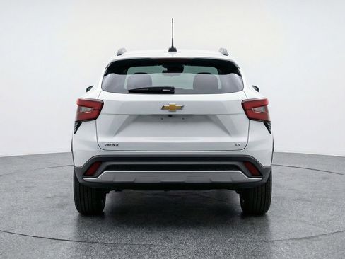 Used 2025 Chevrolet Trax LT FWD image 7