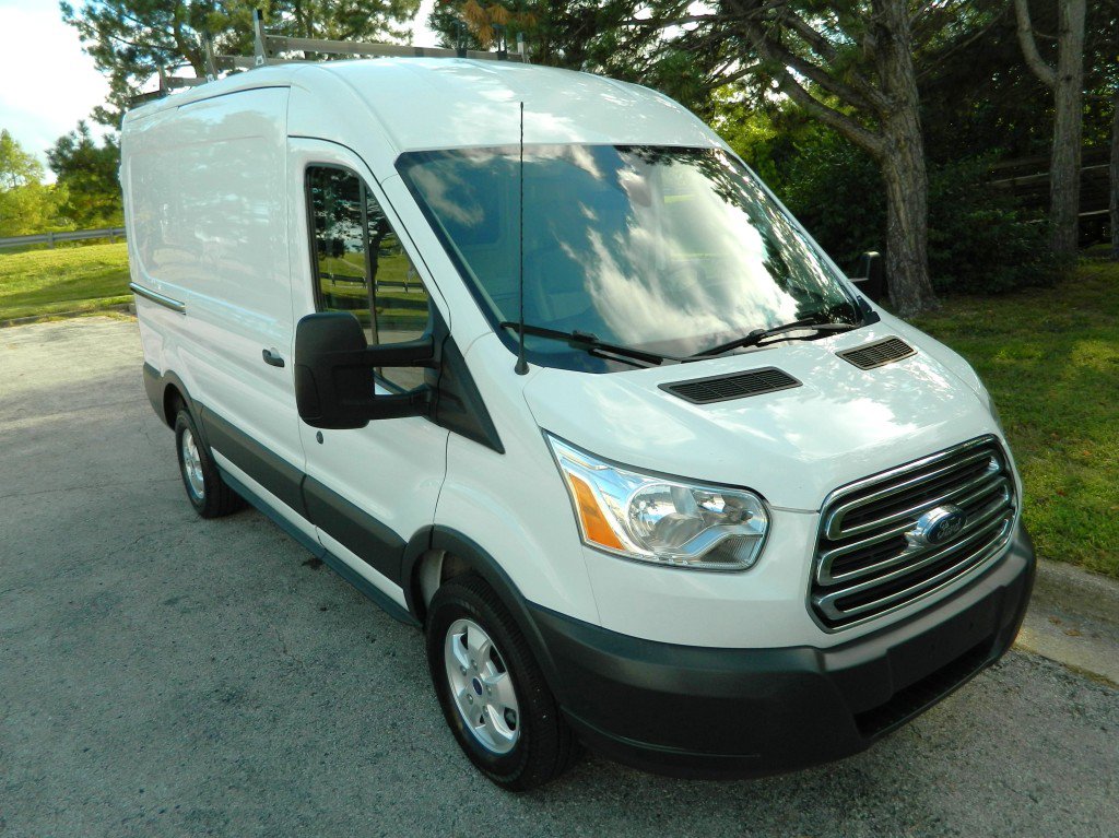 Used 2018 Ford Transit 250 130 Medium Roof w/ Exterior Upgrade Package RWD image 3