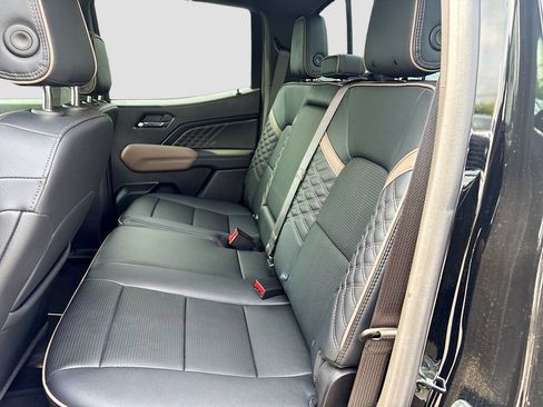Used 2025 GMC Canyon Denali AWD/4WD image 22