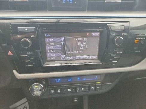 Used 2016 Toyota Corolla LE FWD image 9