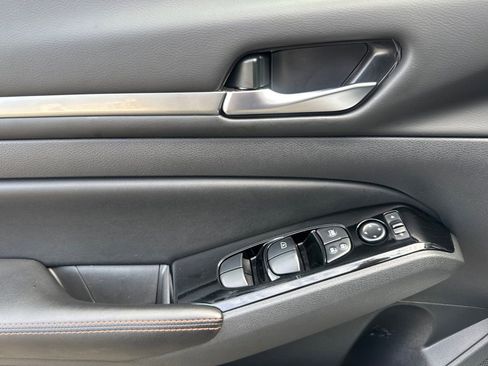 Used 2024 Nissan Altima 2.5 SR image 15