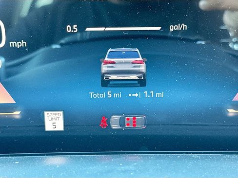 New 2026 BMW X5 sDrive40i w/ Premium Package image 9