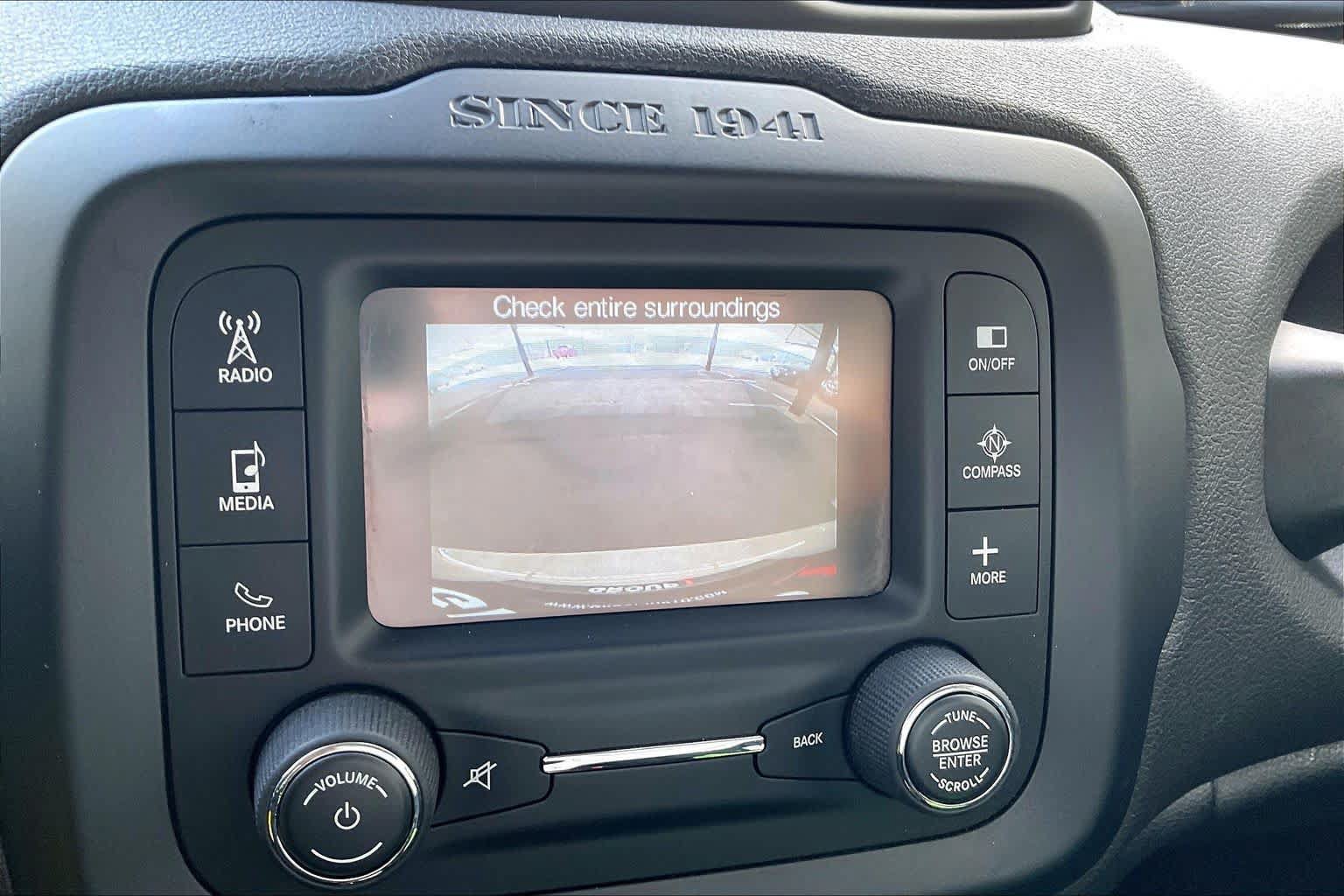 Used 2015 Jeep Renegade Trailhawk AWD/4WD image 29
