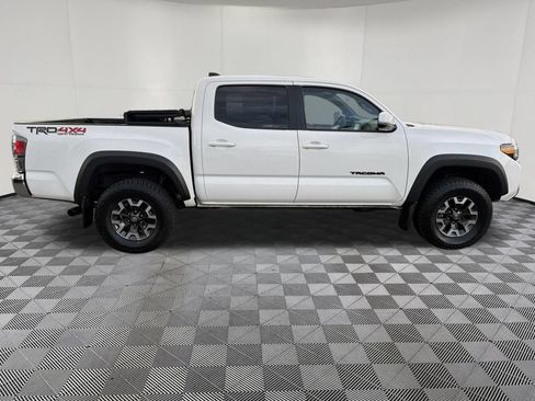 Used 2023 Toyota Tacoma TRD Off-Road w/ Black Out Package (TMS) AWD/4WD image 7