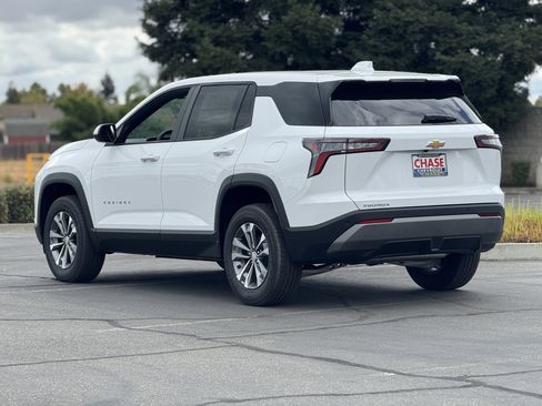 New 2026 Chevrolet Equinox LT image 4