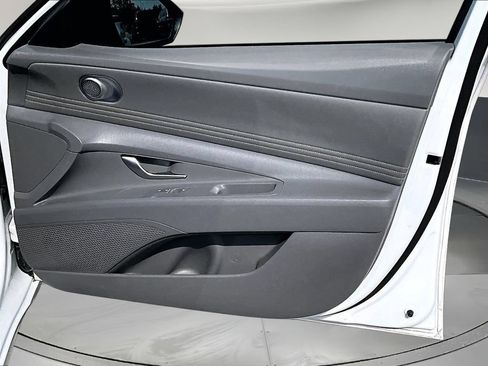 Used 2025 Hyundai Elantra Sport FWD image 28
