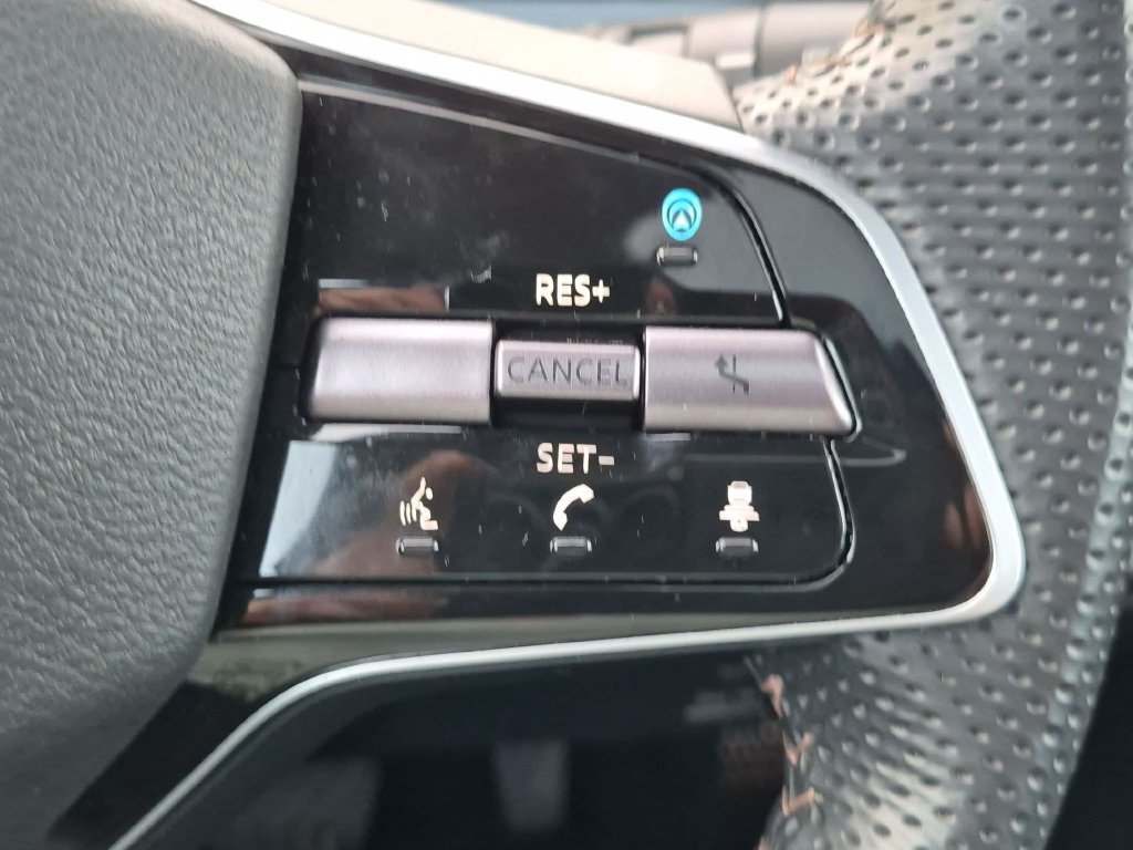 Used 2024 Nissan Ariya AWD image 16