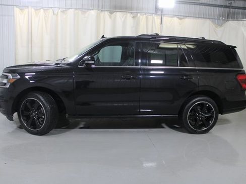 Certified 2022 Ford Expedition Limited image 2