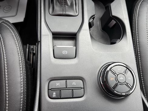 Used 2024 Ford Ranger Lariat w/ Advanced Towing Package image 15