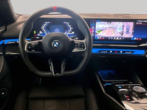 Used 2024 BMW i5 M60 w/ Premium Package AWD/4WD image 5