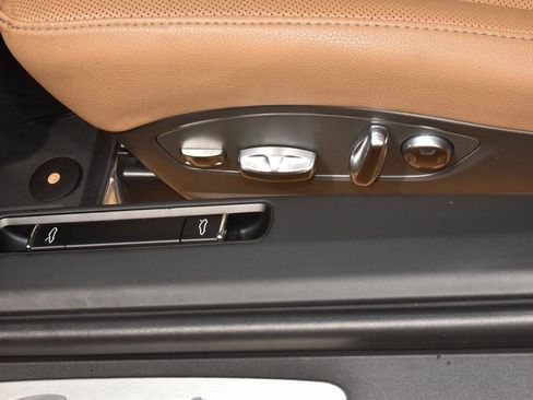Used 2013 Porsche Boxster w/ Infotainment Pkg RWD image 28