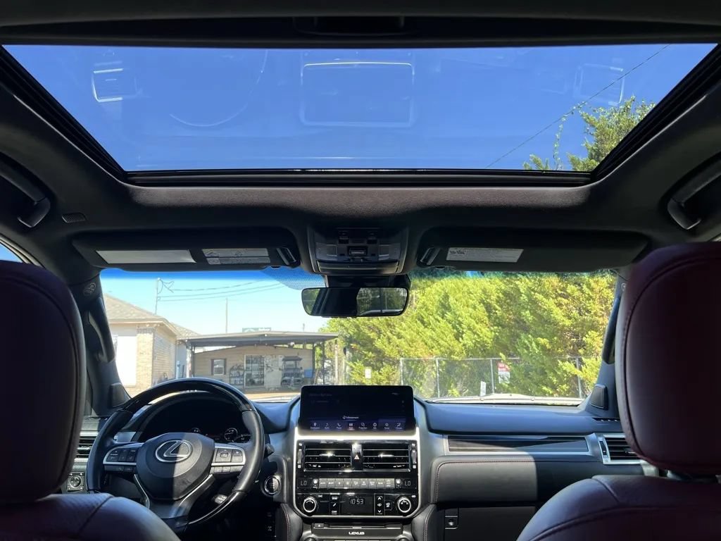 Used 2023 Lexus GX 460 Luxury w/ Accessory Package AWD/4WD image 33