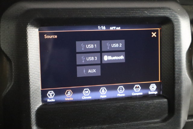 Used 2018 Jeep Wrangler Unlimited Sahara AWD/4WD image 27