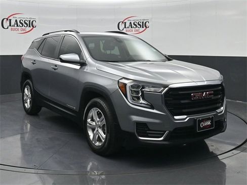 Used 2024 GMC Terrain SLE w/ Driver Convenience Package image 5